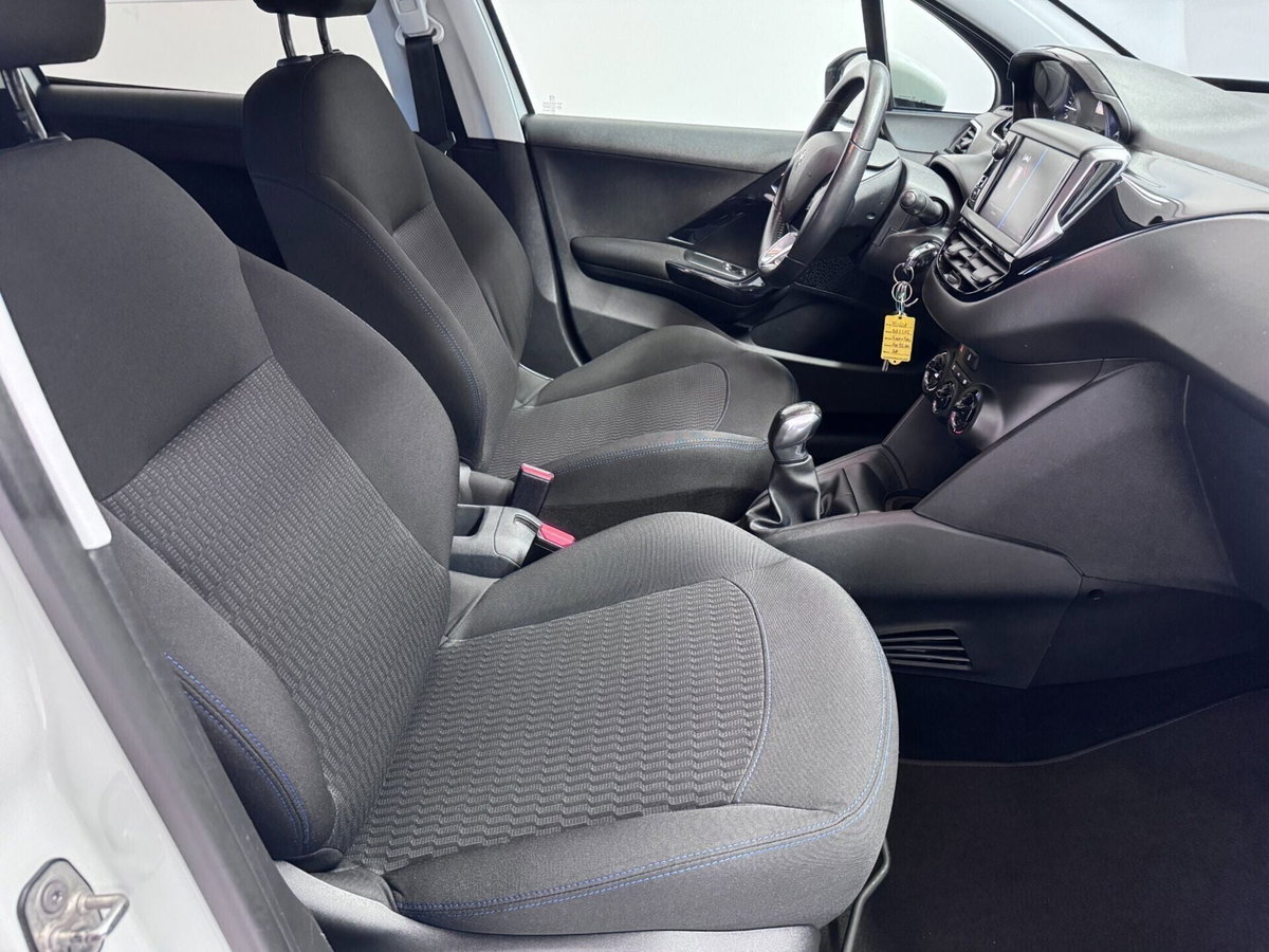 Peugeot 208 82 5 porte Access (20)