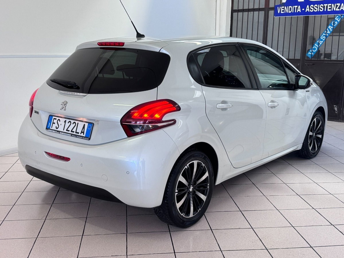Peugeot 208 82 5 porte Access (5)