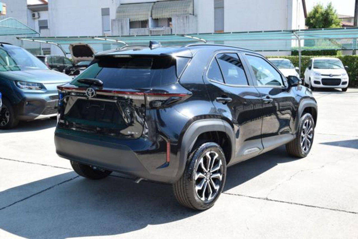 Toyota Yaris Cross 1.5h GR Sport Black Sky fwd 116cv e-cvt (6)