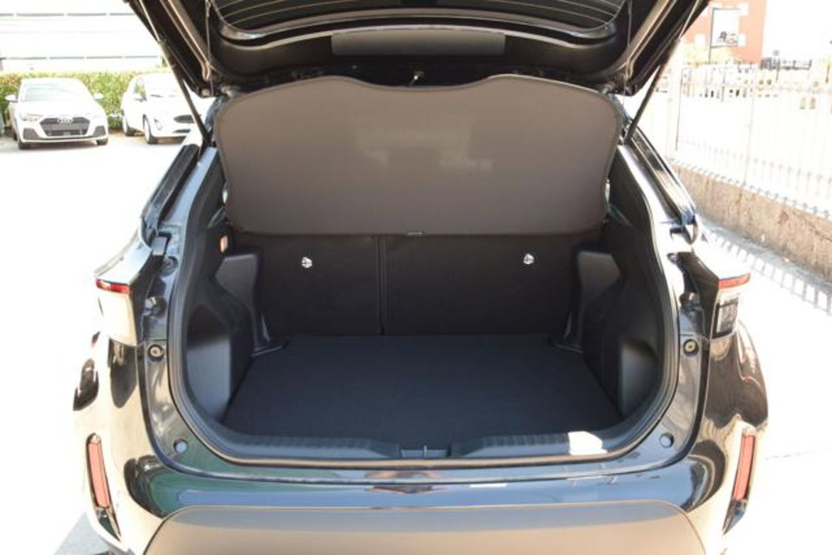 Toyota Yaris Cross 1.5h GR Sport Black Sky fwd 116cv e-cvt (7)