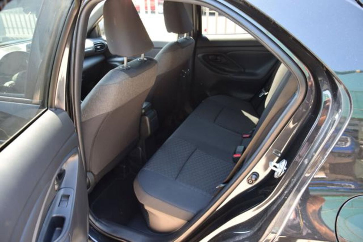 Toyota Yaris Cross 1.5h GR Sport Black Sky fwd 116cv e-cvt (8)