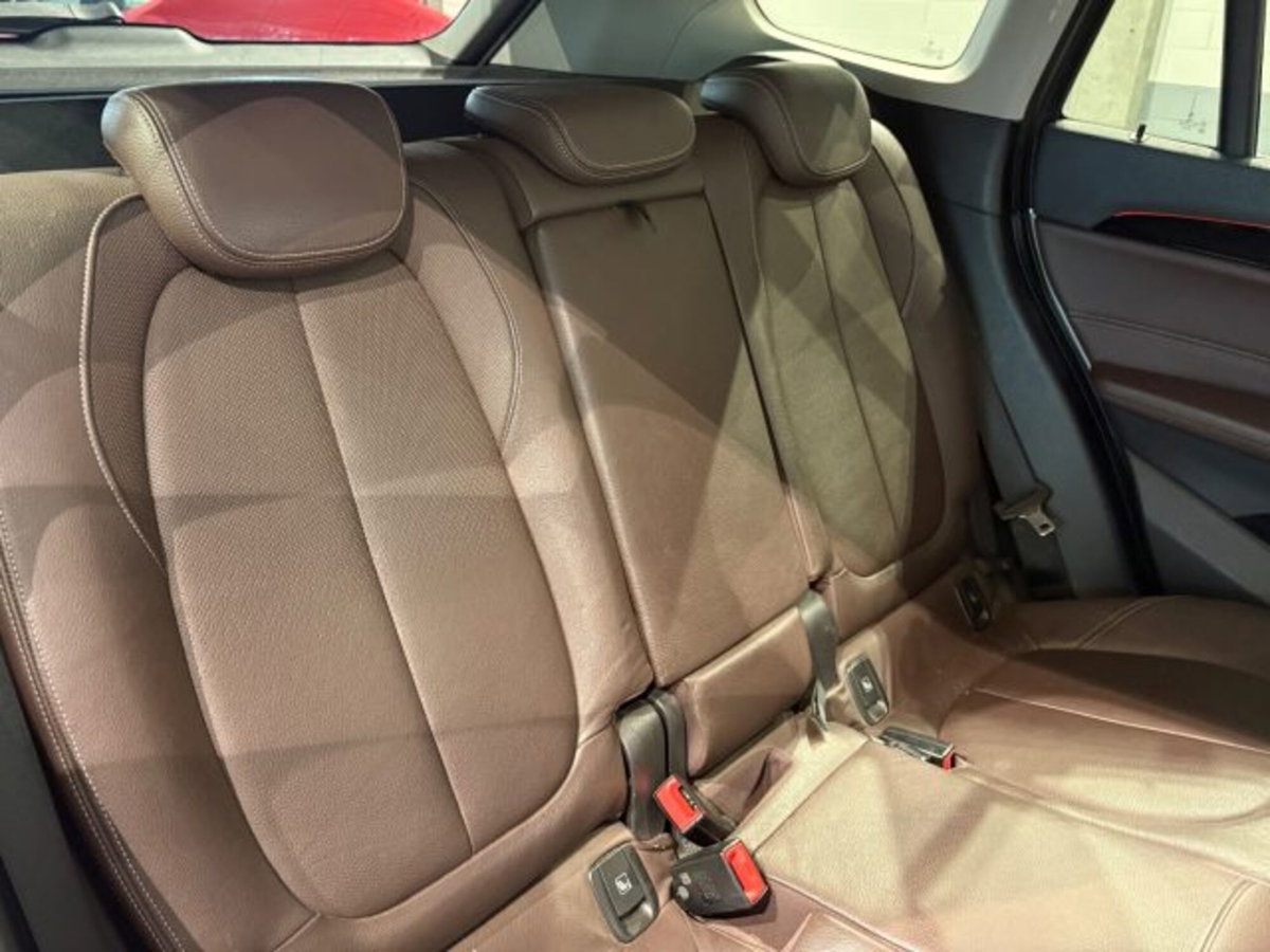 BMW X1 sDrive16d xLine Plus (14)