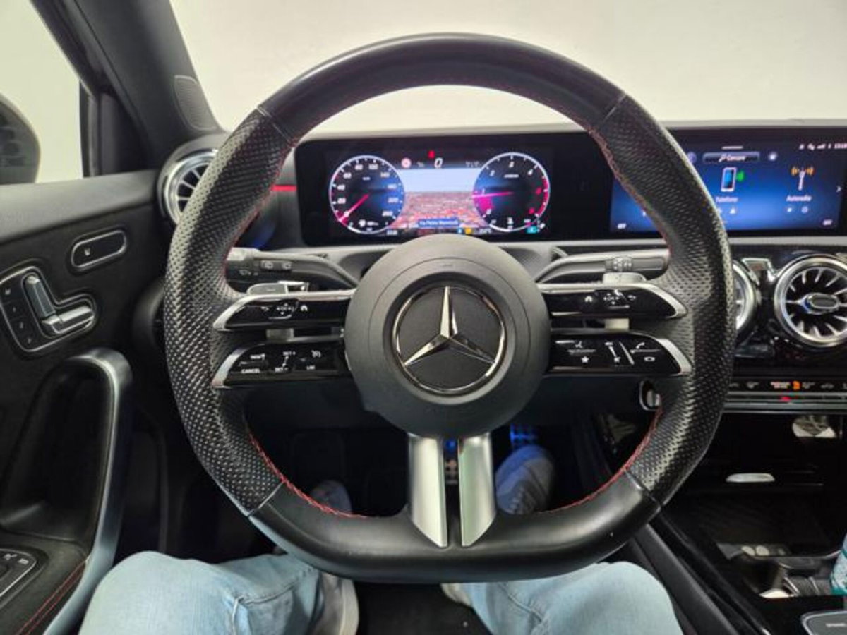 Mercedes-Benz Classe A 180 d AMG Line Premium Plus auto (6)