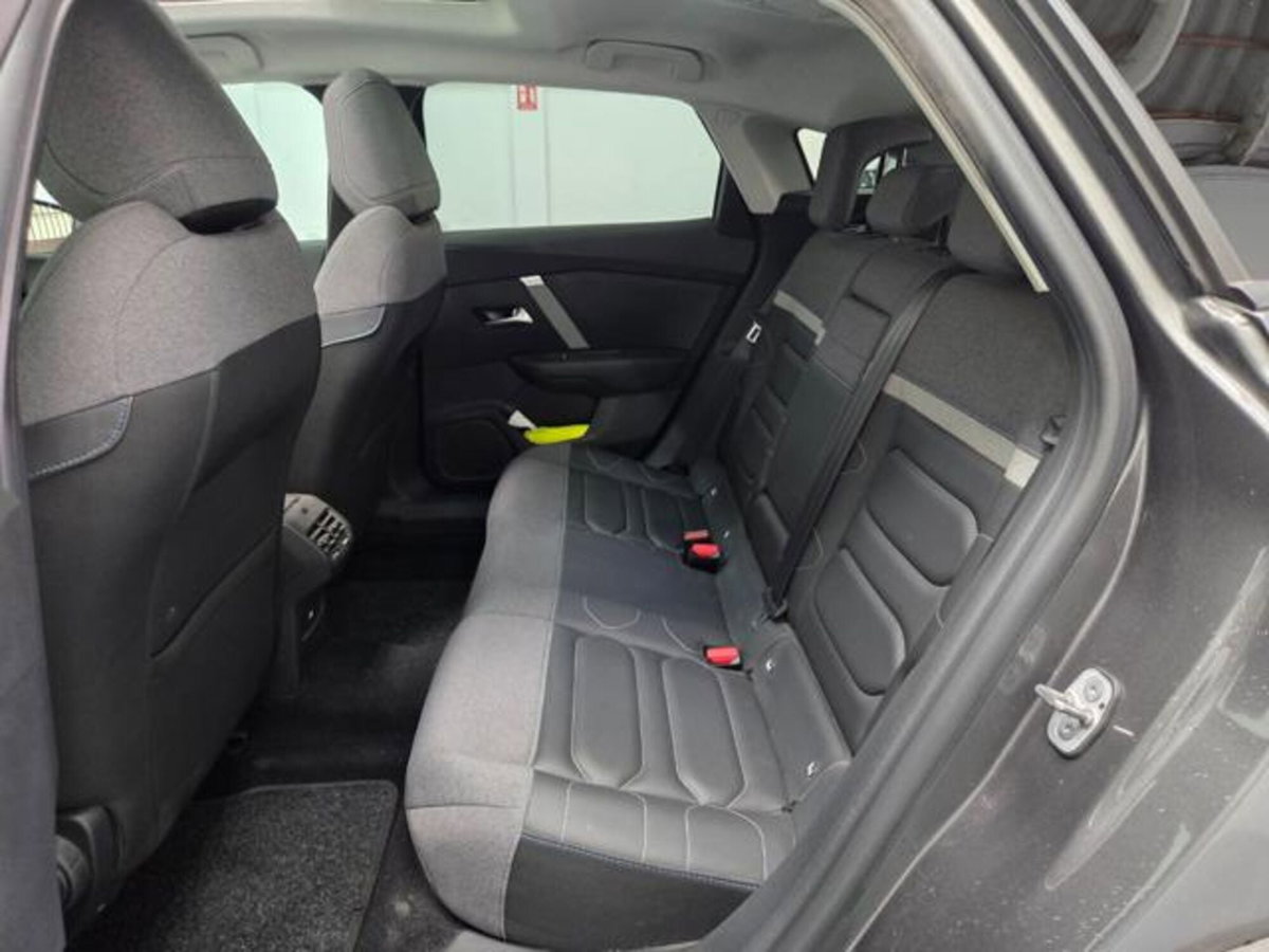Citroen C4 BlueHDi 130 S&S EAT8 Shine (9)