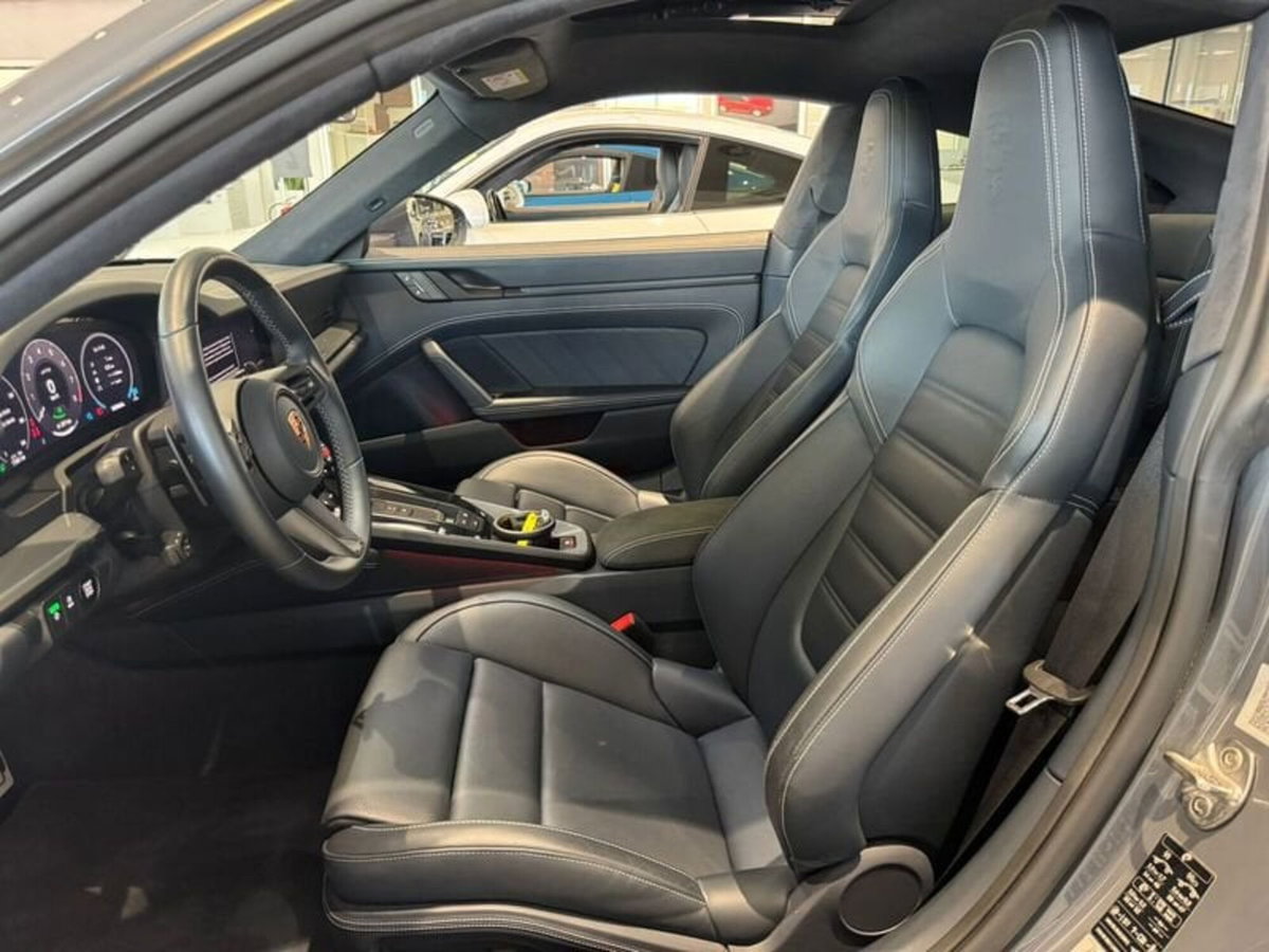Porsche 911 Cabrio 3.6 Carrera GTS auto (19)