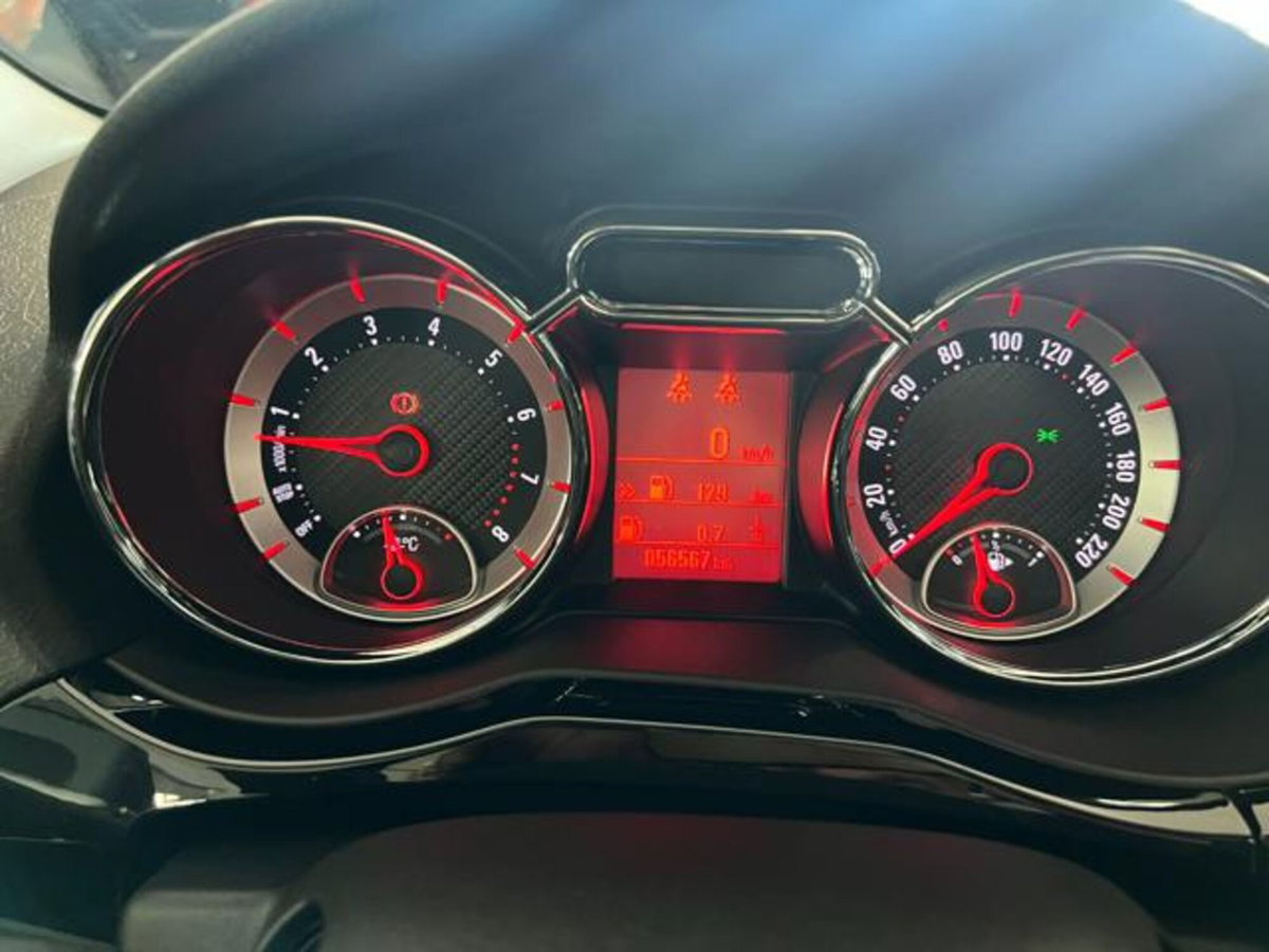 Opel Adam 1.2 70 CV (20)
