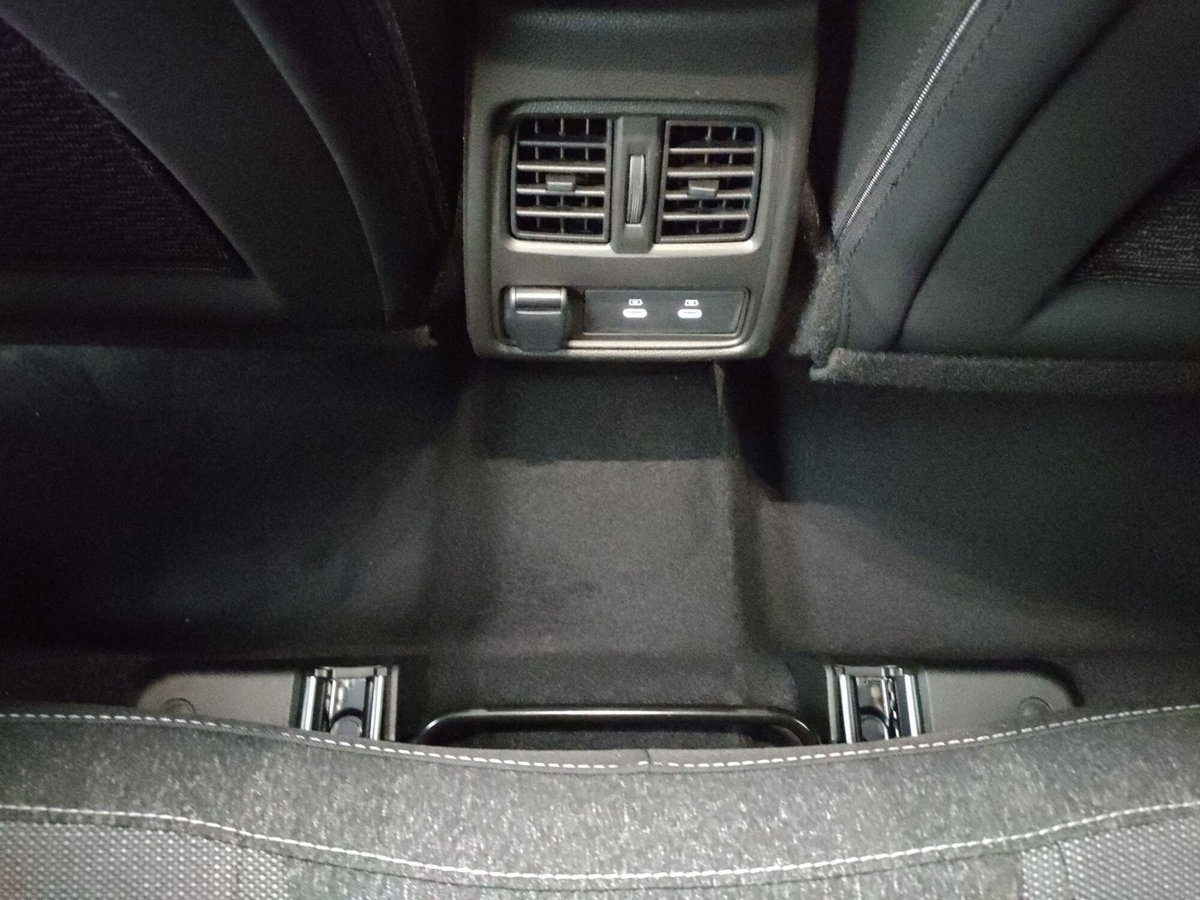 Renault Captur 1.2 eco-g Techno 120cv (12)