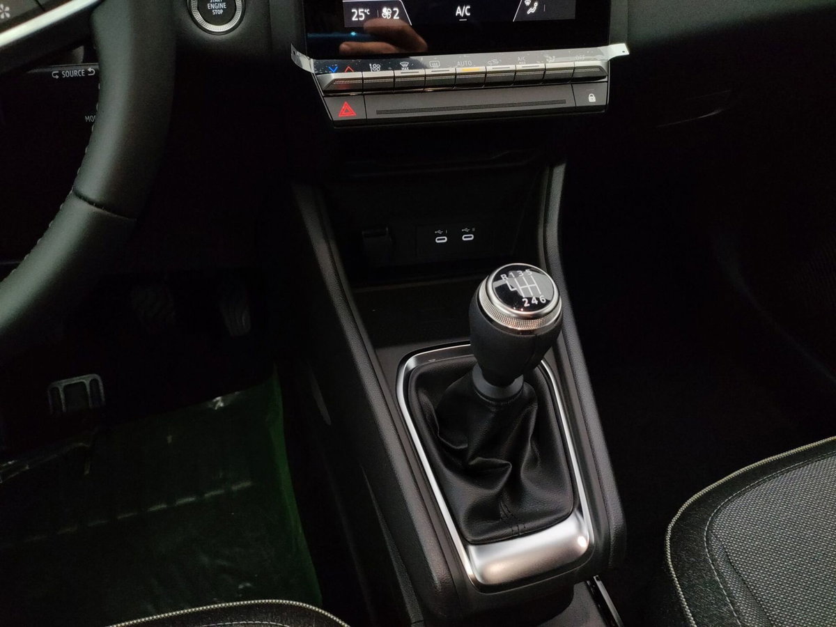 Renault Captur 1.2 eco-g Techno 120cv (15)