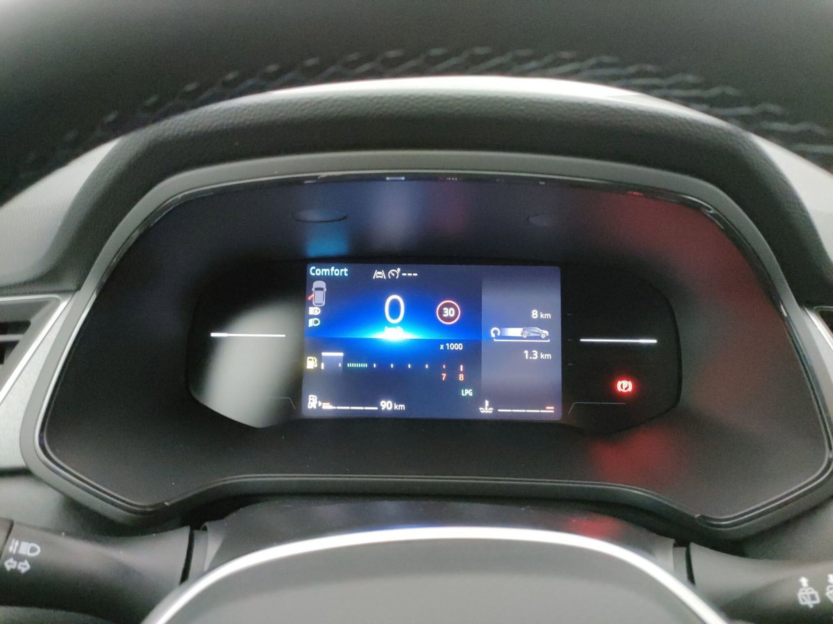 Renault Captur 1.2 eco-g Techno 120cv (17)