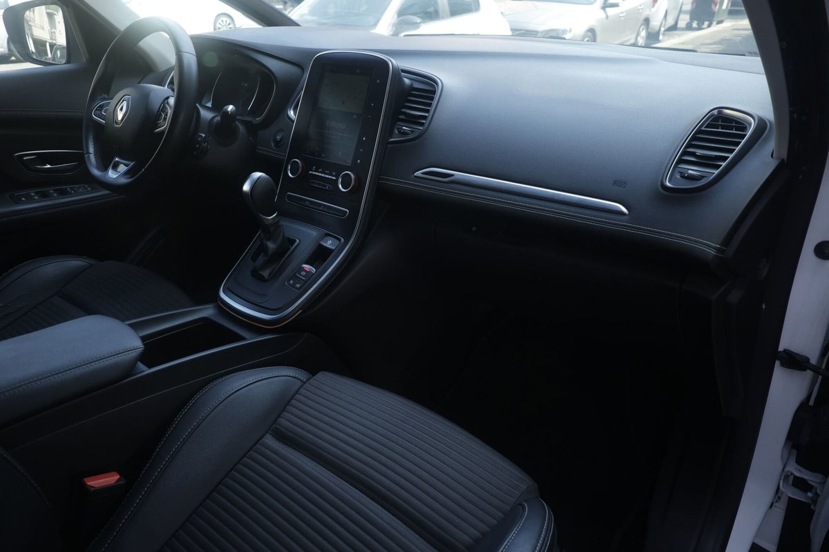 Renault Grand Scénic 1.7 blue dci Initiale Paris 120cv edc (10)
