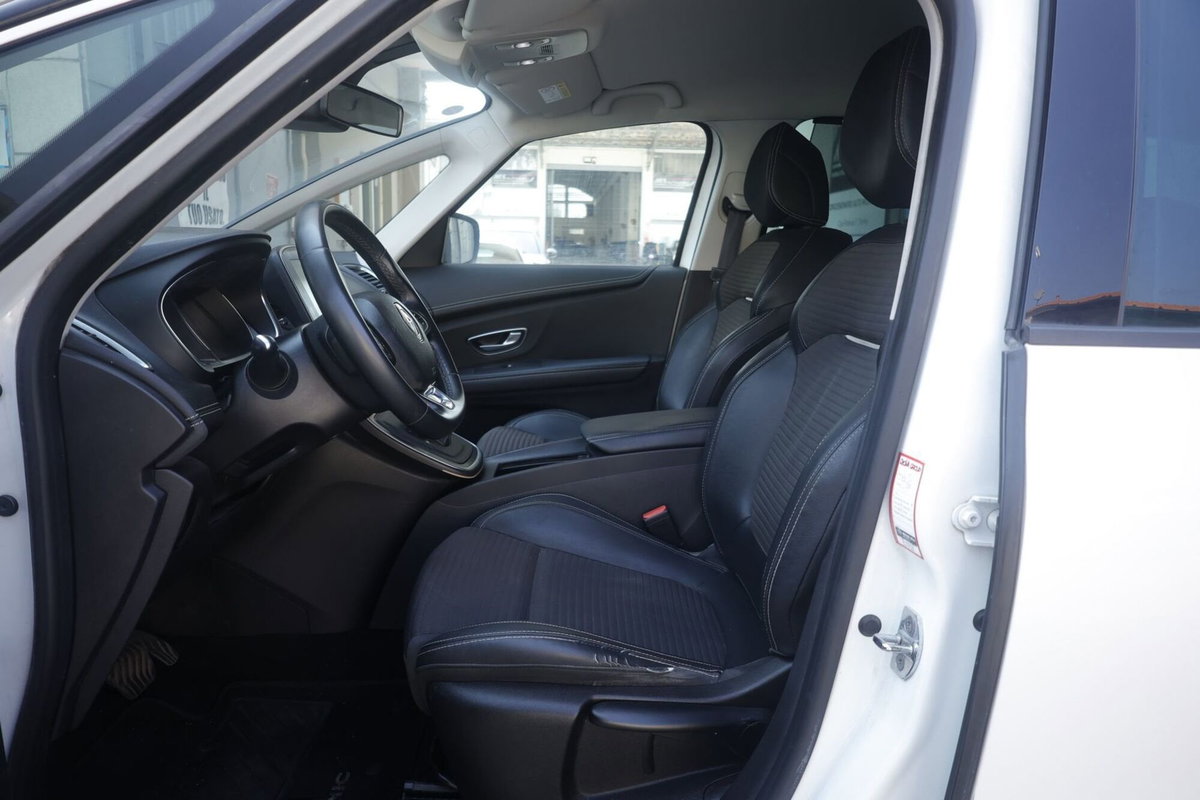 Renault Grand Scénic 1.7 blue dci Initiale Paris 120cv edc (18)