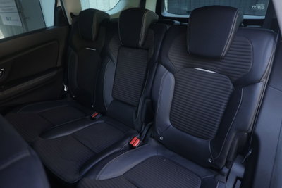 Renault Grand Scénic 1.7 blue dci Initiale Paris 120cv edc (3)