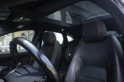 Jaguar E-Pace 2.0D 180 CV AWD aut. SE (17)
