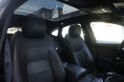 Jaguar E-Pace 2.0D 180 CV AWD aut. SE (6)