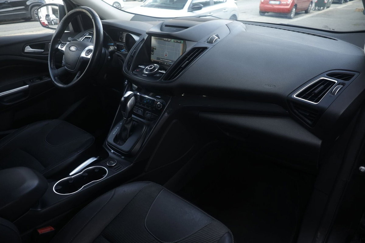 Ford Kuga 2.0 TDCI 150 CV S&S 4WD Powershift Titanium X (10)