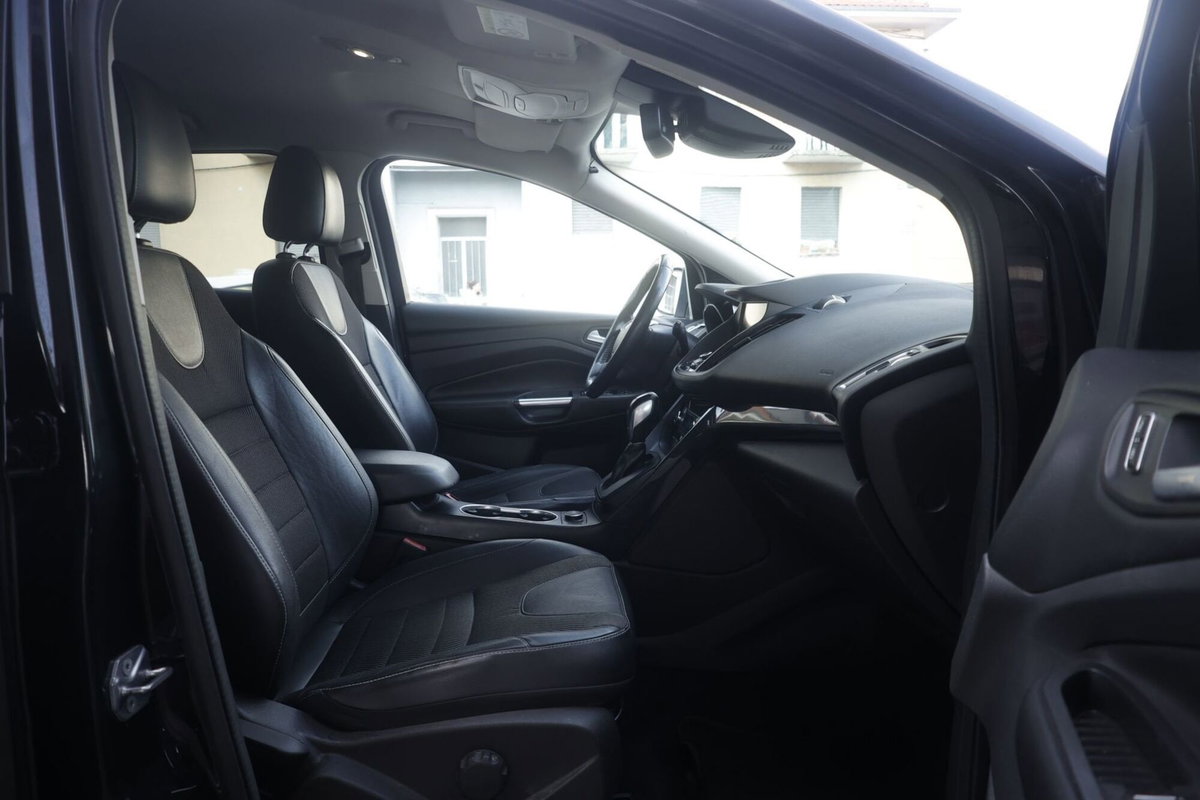 Ford Kuga 2.0 TDCI 150 CV S&S 4WD Powershift Titanium X (12)
