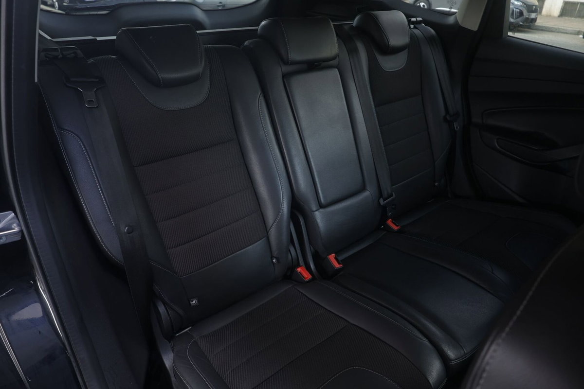 Ford Kuga 2.0 TDCI 150 CV S&S 4WD Powershift Titanium X (14)
