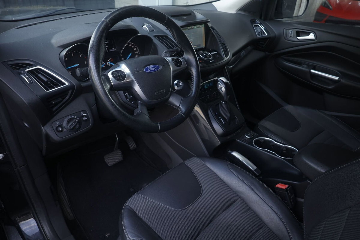 Ford Kuga 2.0 TDCI 150 CV S&S 4WD Powershift Titanium X (16)