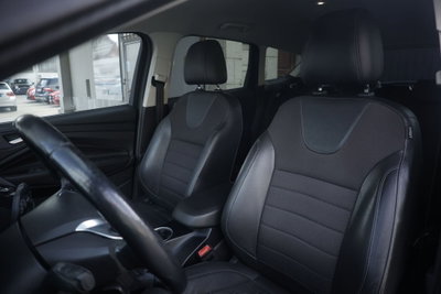 Ford Kuga 2.0 TDCI 150 CV S&S 4WD Powershift Titanium X (17)