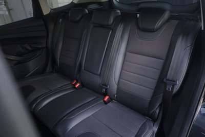 Ford Kuga 2.0 TDCI 150 CV S&S 4WD Powershift Titanium X (3)