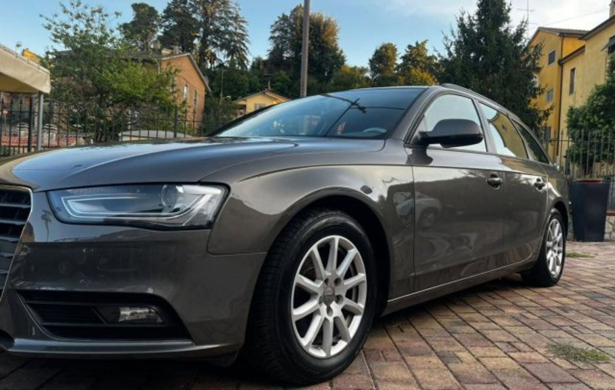 Audi A4 Avant 2.0 TDI ultra 136CV Business (3)