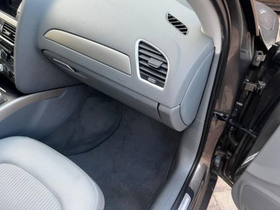 Audi A4 Avant 2.0 TDI ultra 136CV Business (6)