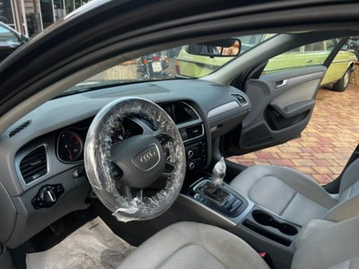 Audi A4 Avant 2.0 TDI ultra 136CV Business (7)