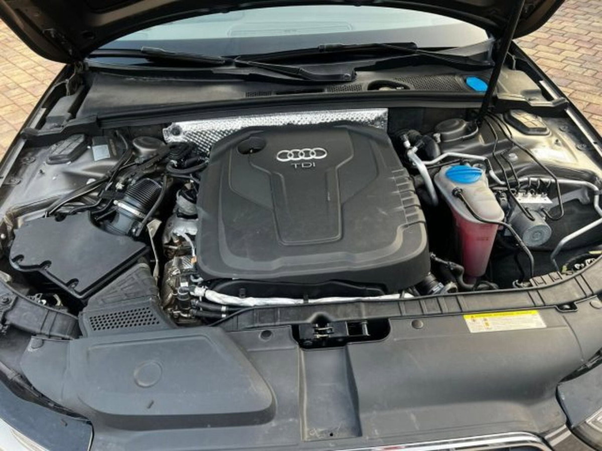 Audi A4 Avant 2.0 TDI ultra 136CV Business (9)