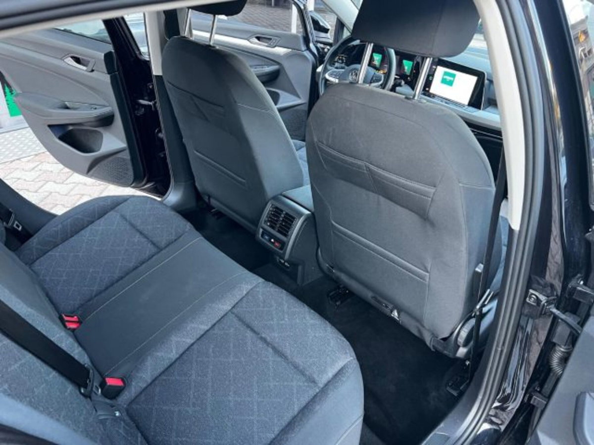 Volkswagen Golf 1.0 eTSI EVO DSG Life (12)