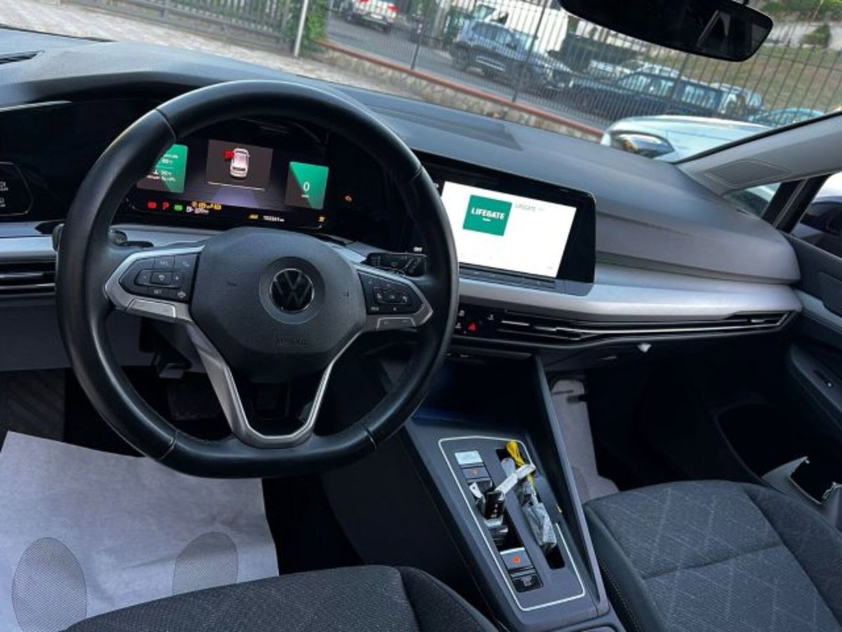 Volkswagen Golf 1.0 eTSI EVO DSG Life (19)