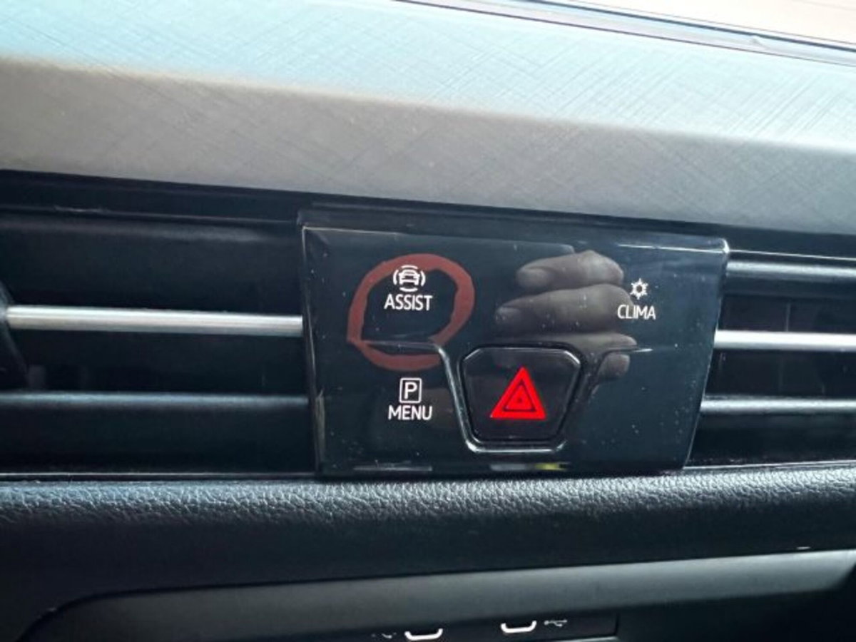 Volkswagen Golf 1.0 eTSI EVO DSG Life (20)