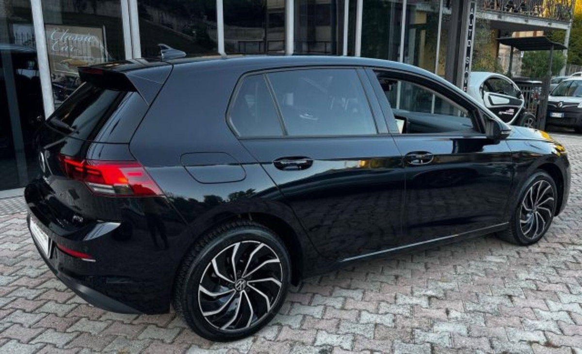 Volkswagen Golf 1.0 eTSI EVO DSG Life (5)