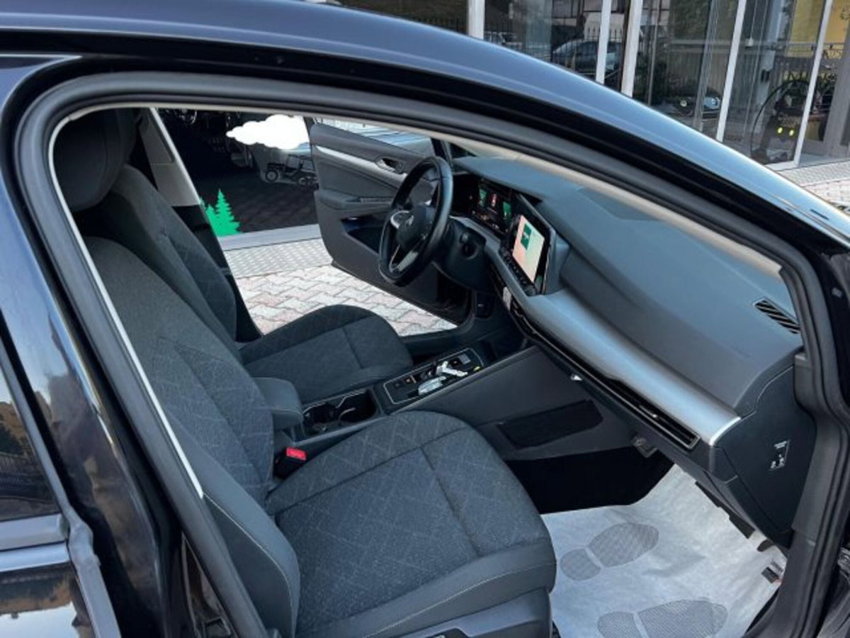 Volkswagen Golf 1.0 eTSI EVO DSG Life (6)