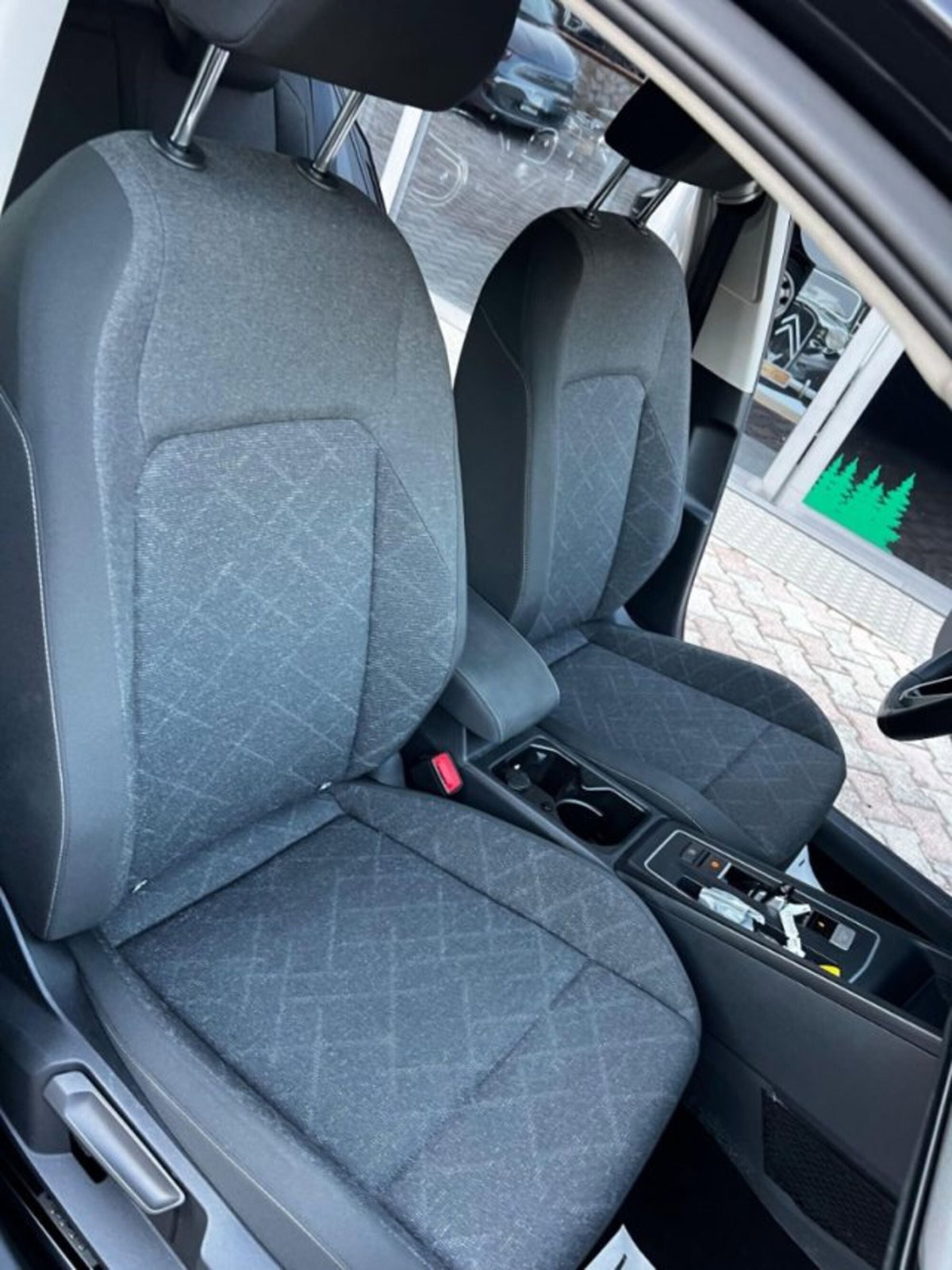 Volkswagen Golf 1.0 eTSI EVO DSG Life (7)