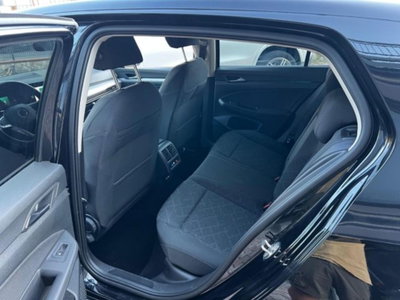Volkswagen Golf 1.0 eTSI EVO DSG Life (9)