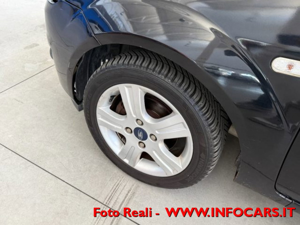 Ford Fiesta 1.4 TDCi 68CV 5 porte Titanium (13)