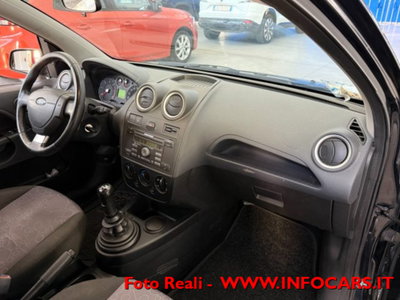 Ford Fiesta 1.4 TDCi 68CV 5 porte Titanium (9)