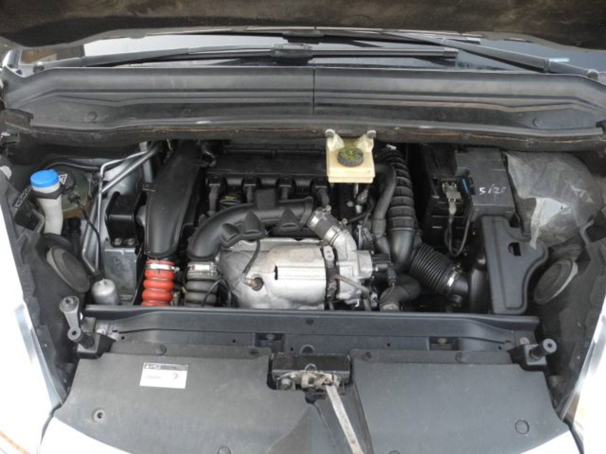 Citroen C4 Gran Picasso 1.6 Turbo THP 140 aut. Exclusive (15)