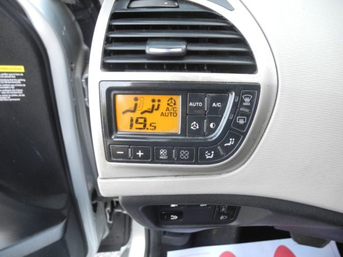 Citroen C4 Gran Picasso 1.6 Turbo THP 140 aut. Exclusive (9)