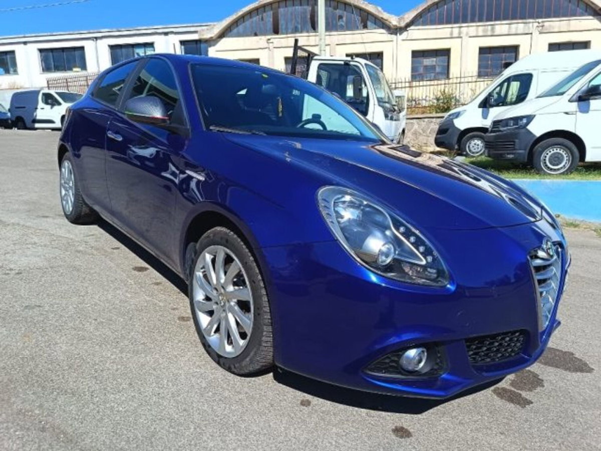 Alfa Romeo Giulietta 2.0 JTDm Super 175cv tct (2)