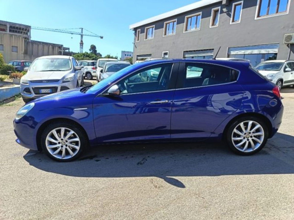 Alfa Romeo Giulietta 2.0 JTDm Super 175cv tct (4)