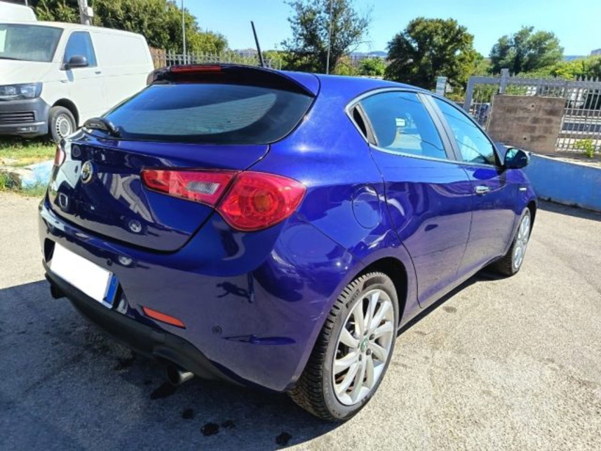 Alfa Romeo Giulietta 2.0 JTDm Super 175cv tct (7)