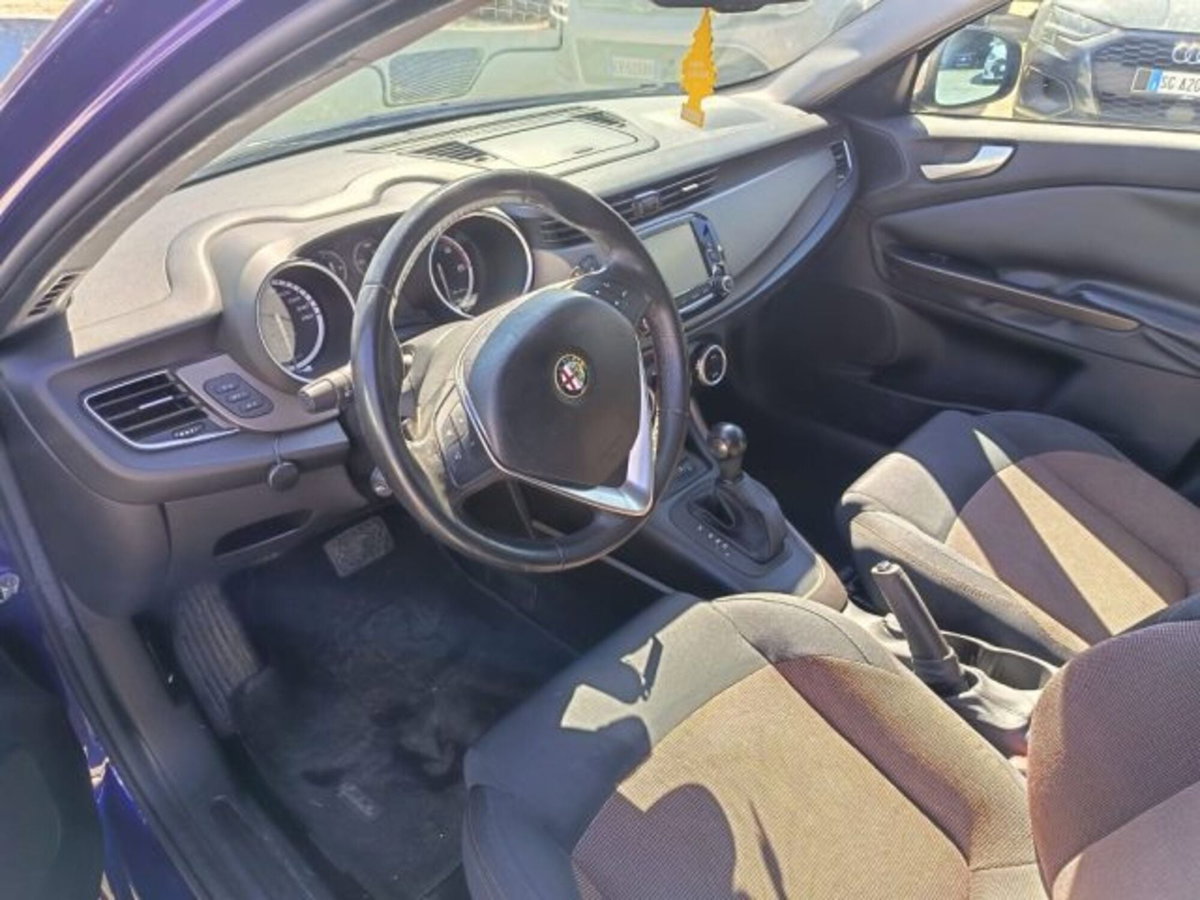 Alfa Romeo Giulietta 2.0 JTDm Super 175cv tct (9)