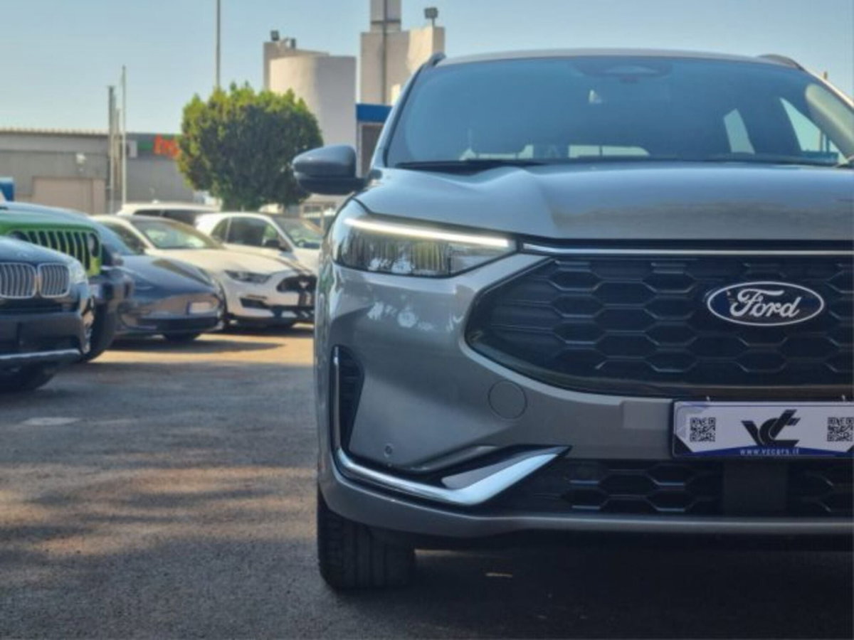 Ford Kuga 2.5 Full Hybrid 190 CV CVT 2WD ST-Line Design (9)