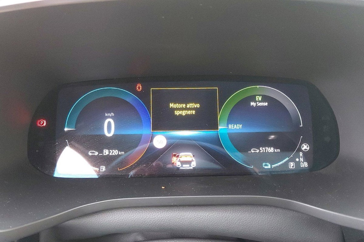 Renault Arkana E-Tech 145 CV R.S.Line Fast Track (13)