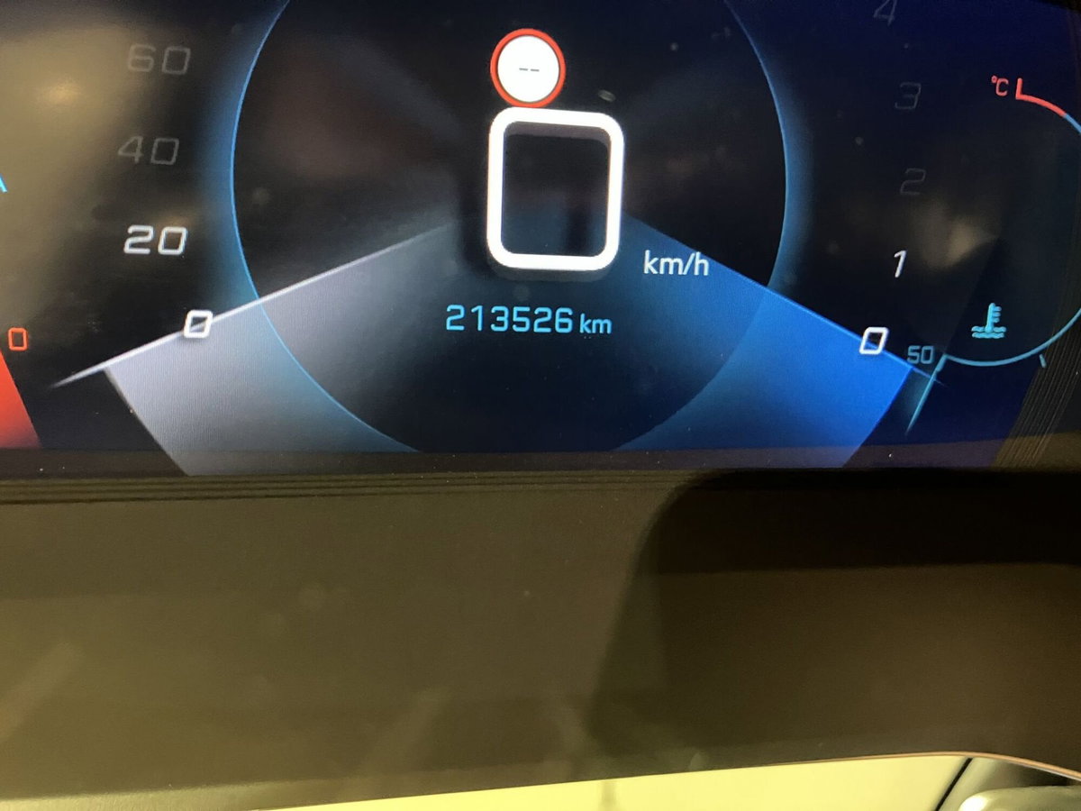 Peugeot 2008 BlueHDi 110 S&S Allure Pack (14)