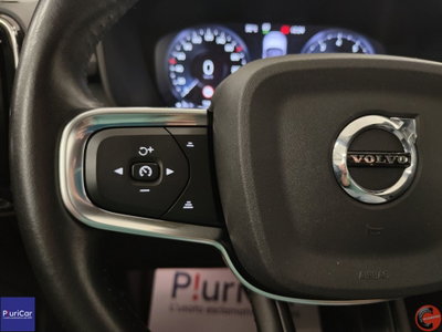 Volvo XC40 T3 Geartronic Momentum Pro (19)