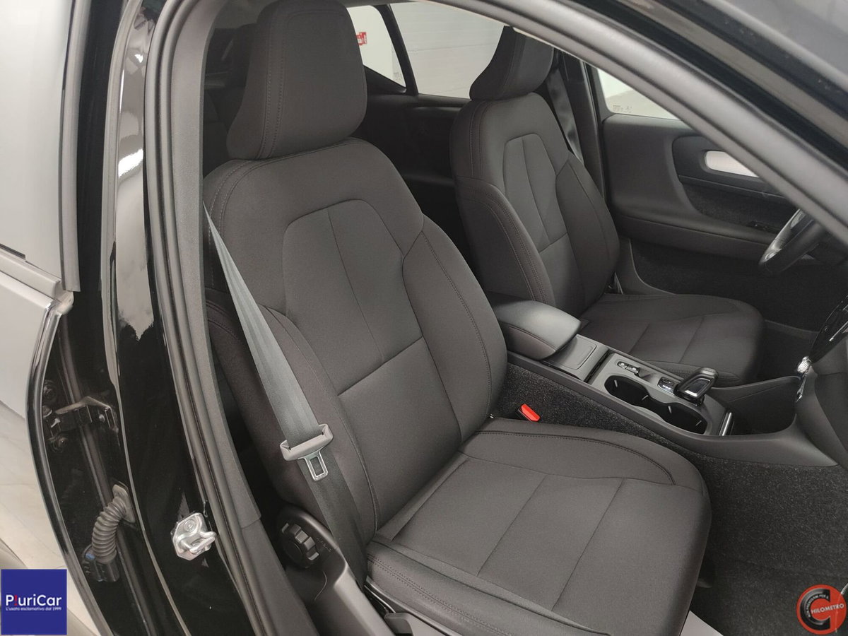 Volvo XC40 T3 Geartronic Momentum Pro (5)