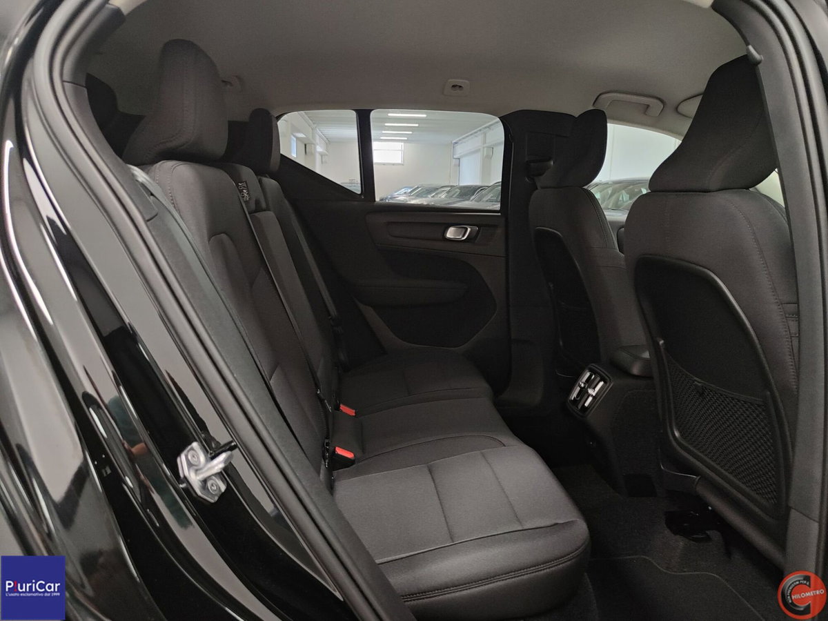Volvo XC40 T3 Geartronic Momentum Pro (6)