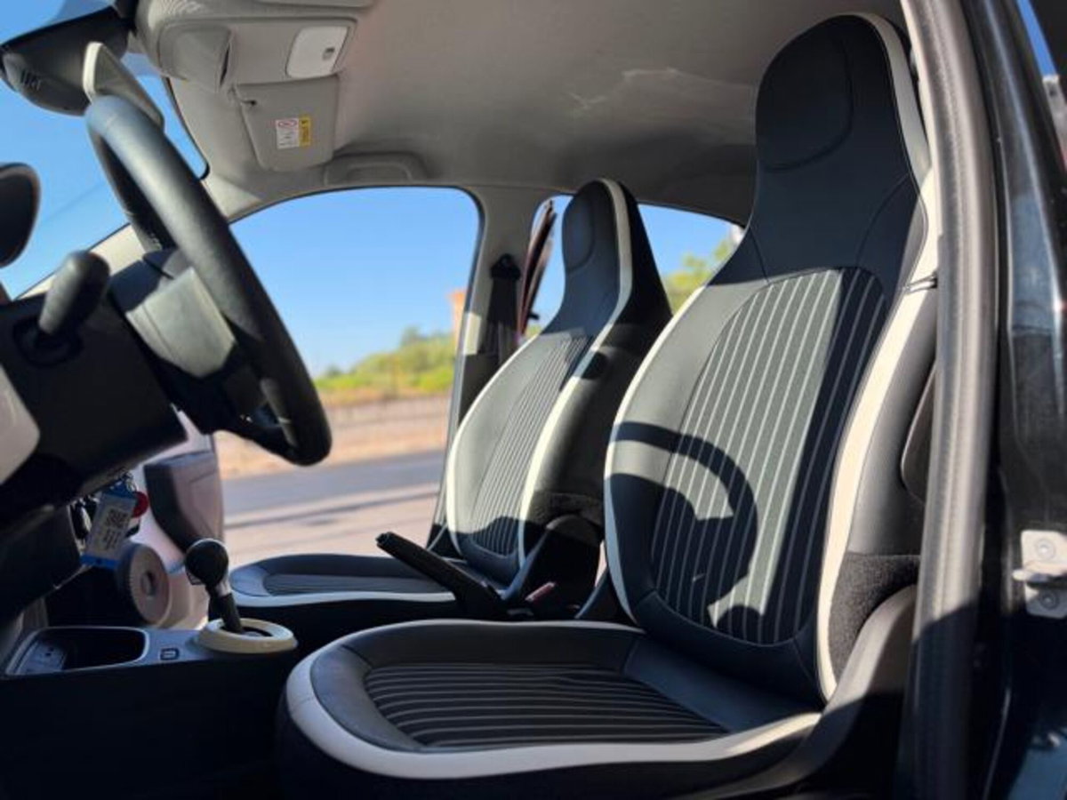 Renault Twingo TCe 95 CV EDC Intens (12)